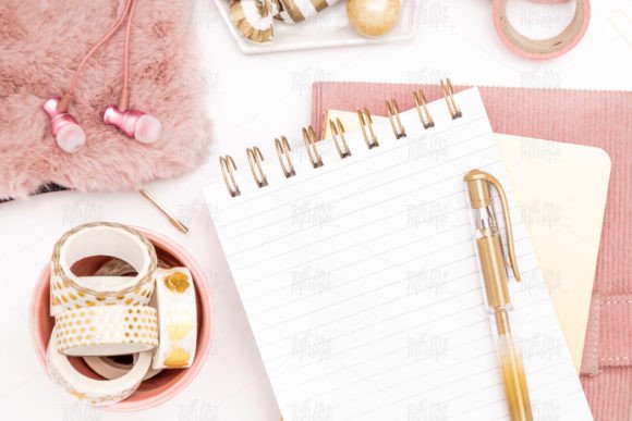Download Feminine Desktop Gold &amp; Pink Flat Lay - Mini Collection